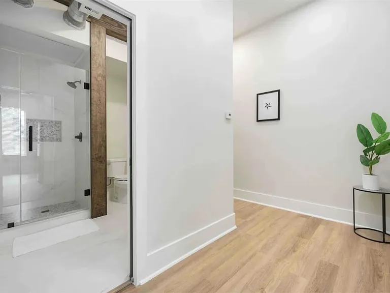 Welch Street Apartments 6